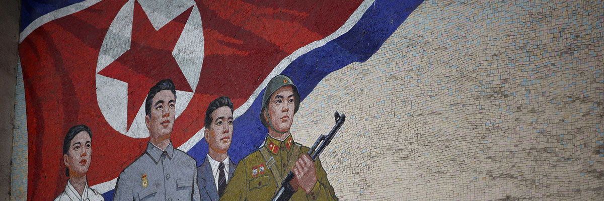  Un mural propagandístico fuera del Palacio de la Cultura en Pyongyang, Corea del Norte. Feng Li/Getty Images 