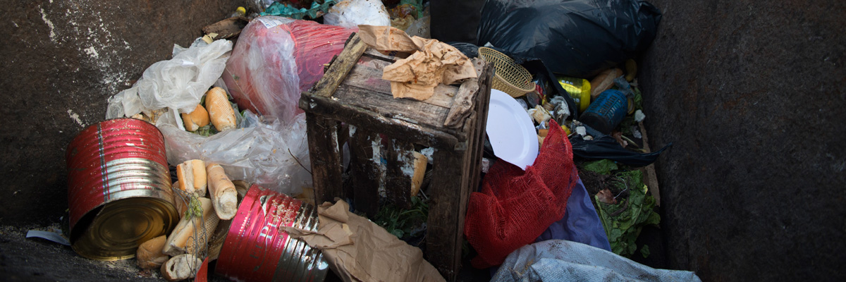 Un contenedor de basura en el Mercado Central de Buenos Aires, Argentina. (Eitan Abramovich/AFP/Getty Images)